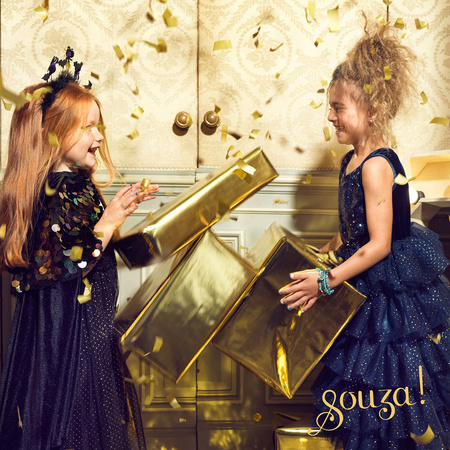 Souza! Peleryna czarna z kapturem i cekinową narzutką kostium Bella