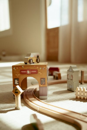 Little Dutch Wieża do układania + 6 autek FSC – edukacyjny zestaw klocków i pojazdów dla dzieci 12m+