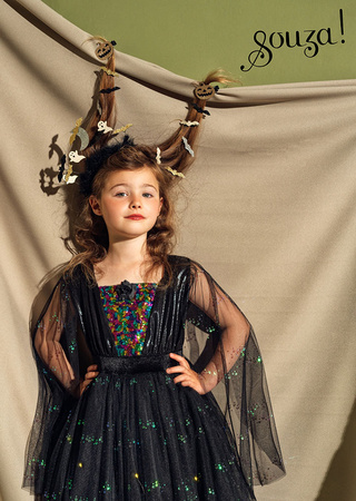 Souza! Kostium czarownica Agatha – sukienka tiulowa z cekinami i lampkami LED, 3–10 lat