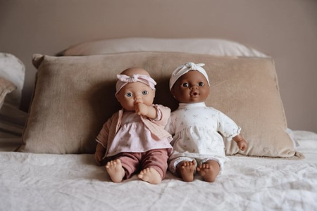 Little Dutch Lalka Lily – lalka bobas z butelką i smoczkiem