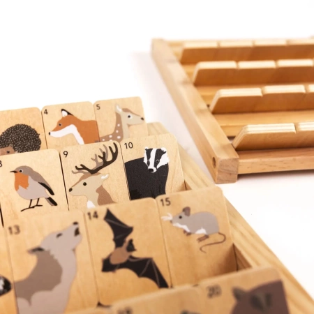 Egmont Toys – Gra drewniana „Kim jestem?” Zgadywanka edukacyjna dla dzieci