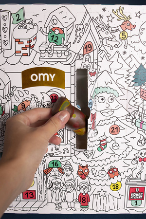 Omy SŁODKI KALENARZ ADWENTOWY Z KOLOROWANKĄ