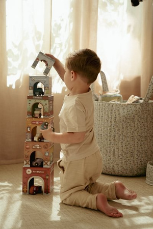 Little Dutch Wieża do układania + 6 autek FSC – edukacyjny zestaw klocków i pojazdów dla dzieci 12m+