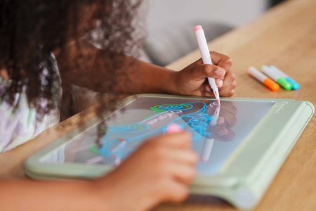 Podświetlany tablet do nauki pisania i rysowania Kidywolf