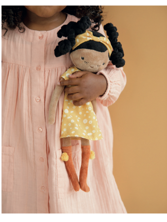 Little Dutch Lalka Evi 35 cm – miękka przytulanka w żółtej sukience