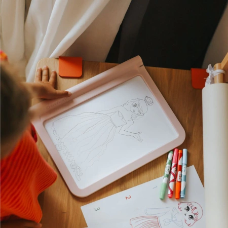 Podświetlany tablet rysunkowy +5 Kidydraw Pro Kidywolf różowy - Kreatywny zestaw do projektowania mody