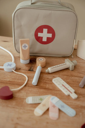 Little Dutch Zestaw lekarza – zabawa w lekarza dla dzieci 3+ w walizeczce