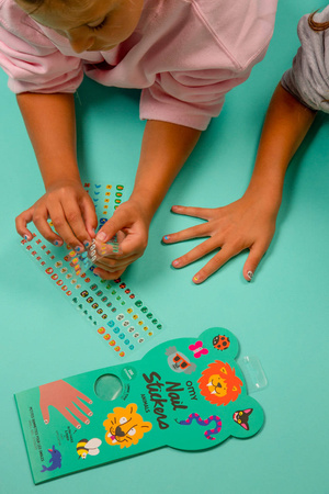 Omy Naklejki na paznokcie dla dzieci ZWIERZĘTA - 200 sztuk