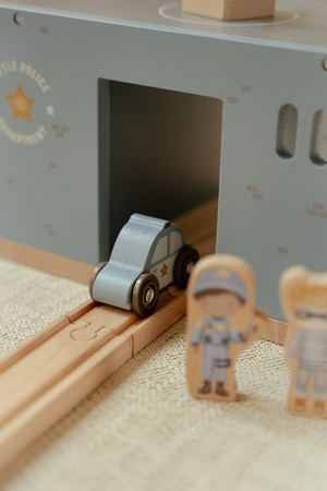 Little Dutch Posterunek policji FSC – drewniany zestaw z helikopterem, autem i figurkami dla dzieci 3+