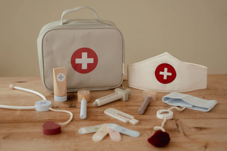 Little Dutch Zestaw lekarza – zabawa w lekarza dla dzieci 3+ w walizeczce