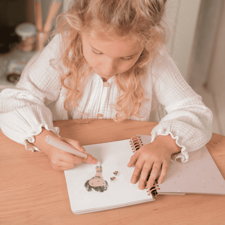 Little Dutch Kolorowanka wodna Rosa & friends