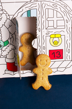 Omy SŁODKI KALENARZ ADWENTOWY Z KOLOROWANKĄ