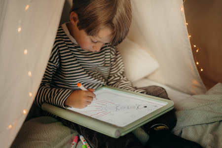 Podświetlany tablet do nauki pisania i rysowania Kidywolf