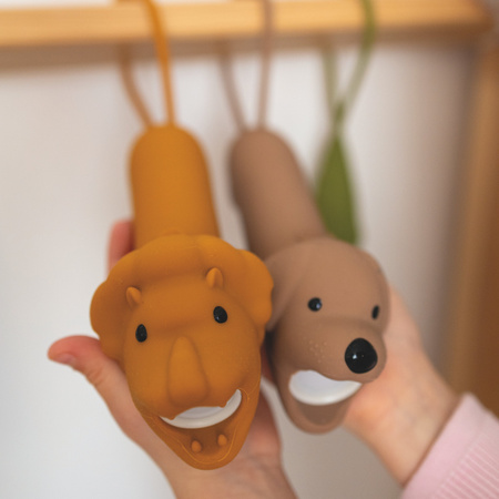 Rabbit & Friends Latarka Lew LEO